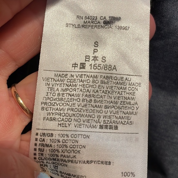 •GAP•NWT NAVY & CHAMBRAY COLORBLOCK BUTTON DOWN 3/4 SLEEVE BLOUSE SIZE SMALL - Picture 7 of 7